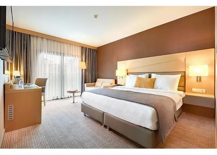 Hotel Kordon Pasaport 4*